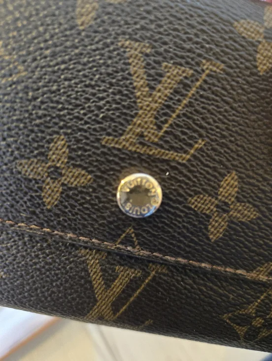 Louis Vuitton Monogram Wallet Excellent condition Rarely Used. - Picture 5 of 14